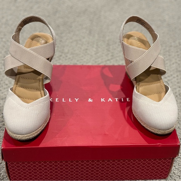 Ladies Kelly & Katie Brynn size 6.5 espadrille wedge sandal-Nude - Picture 7 of 7
